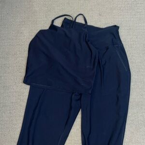 Old Navy Powersoft High-Wasted Navy Athletic Jogger Set (Joggers & Bra Top)